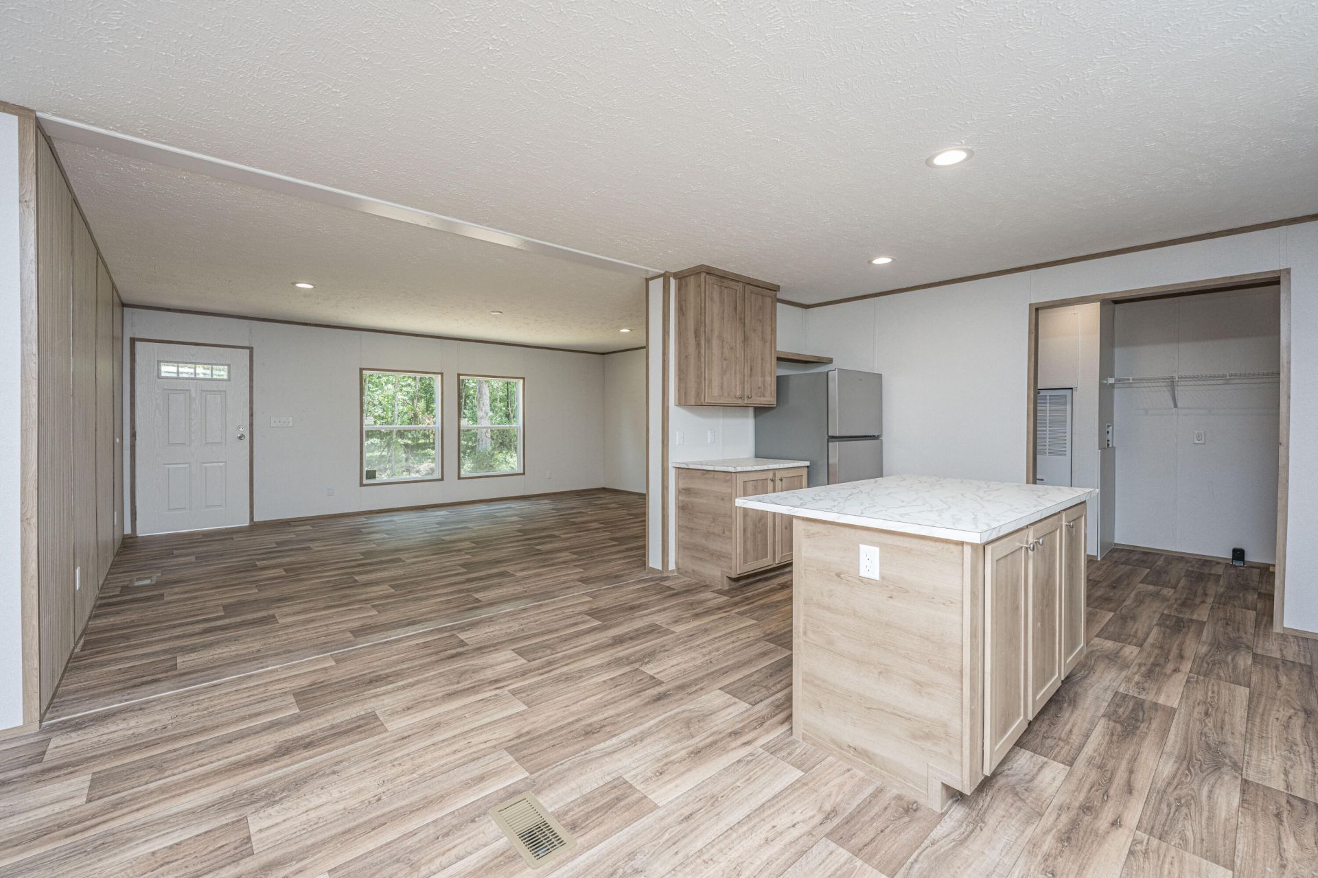 308 Bedford Road Photo 6