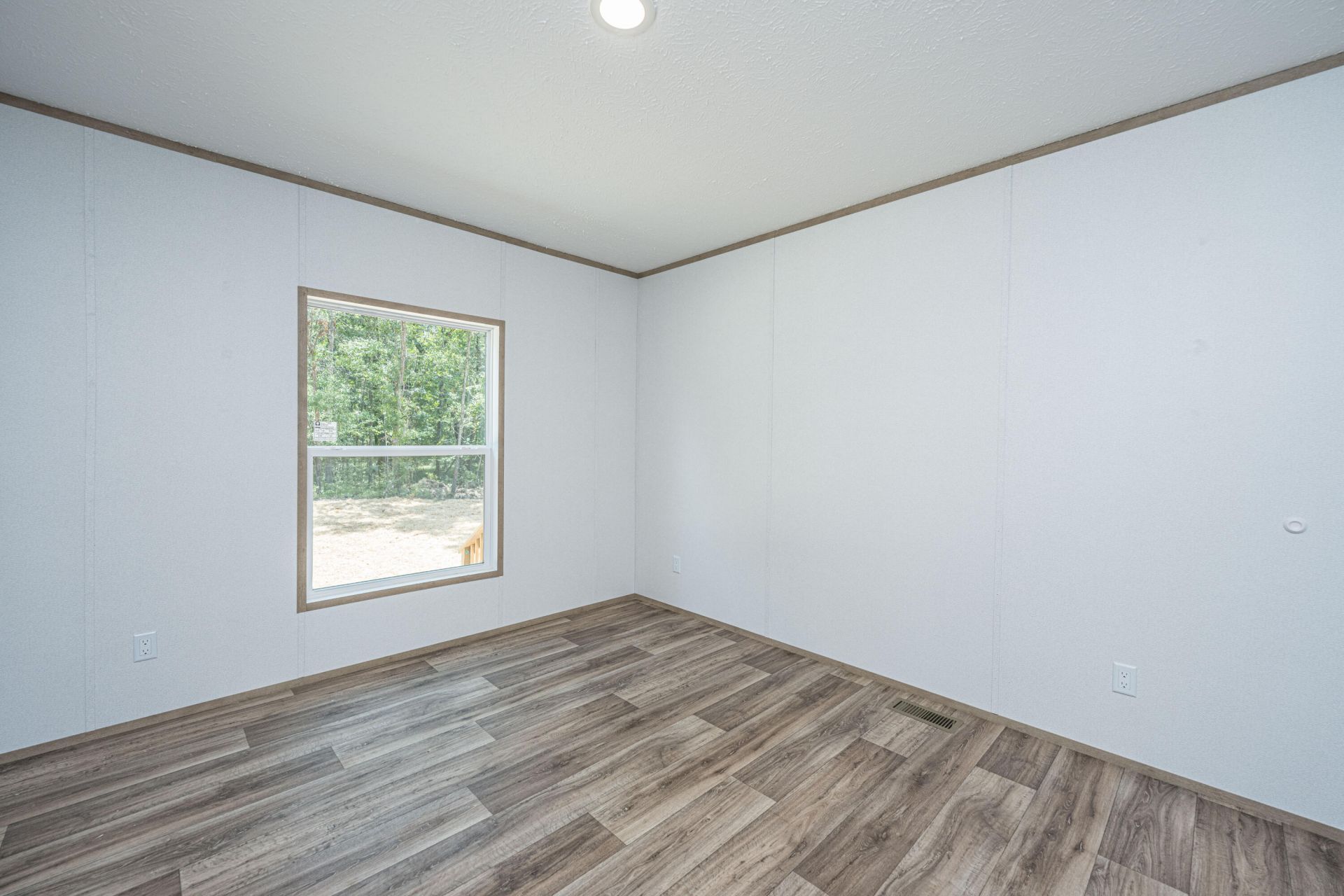 308 Bedford Road Photo 60