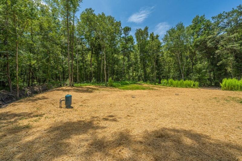 308 Bedford Road Photo 7