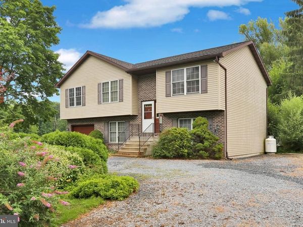 246 SANDHILL ROAD , FLEETWOOD, PA 19522
