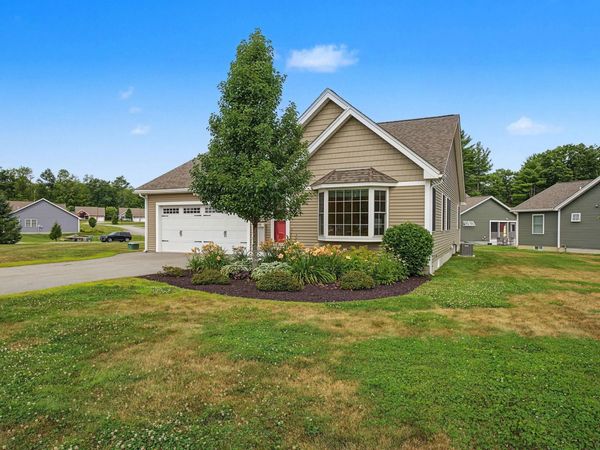 4 James Circle, Brentwood, NH 03833