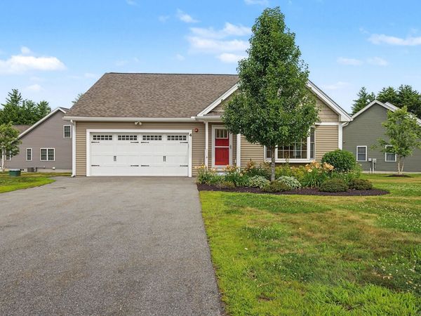 4 James Circle, Brentwood, NH 03833