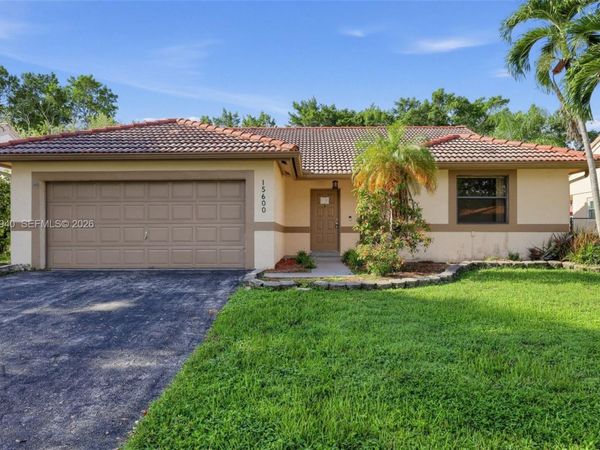 15600 Gauntlet Hall Mnr, Davie, FL 33331