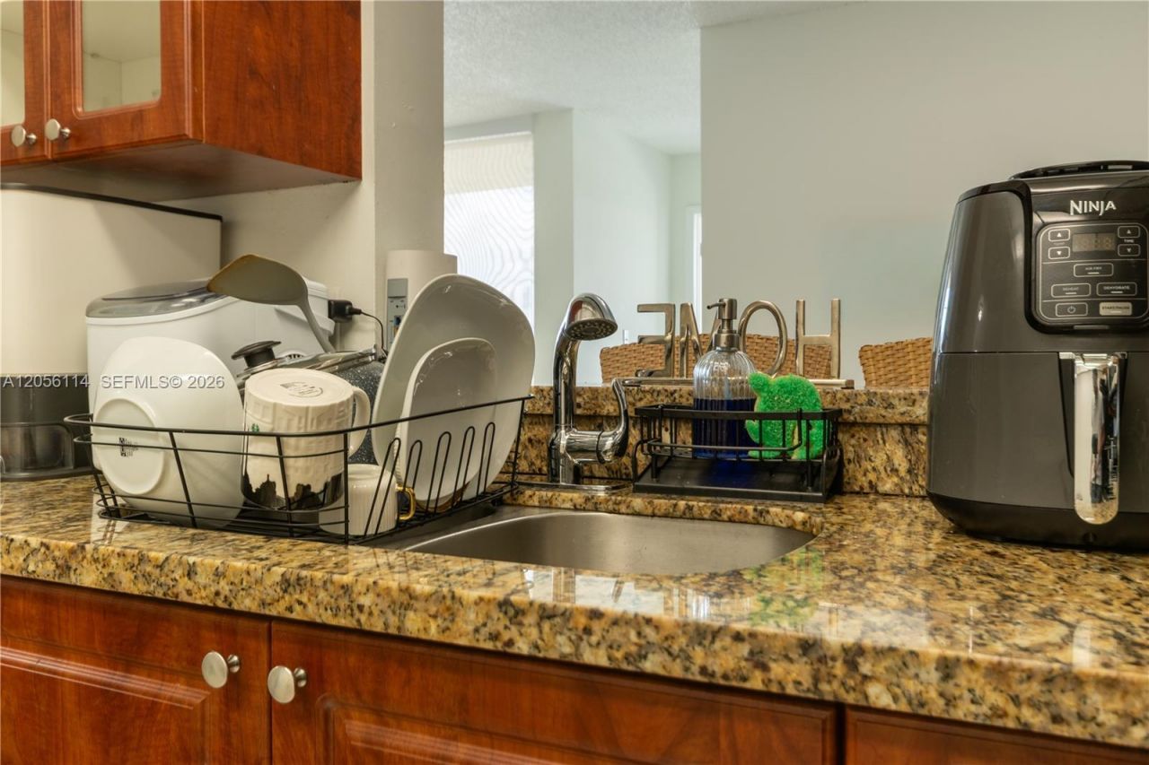 2055 SW 122nd Ave, Unit 406, Miami, FL 33175 Photo
