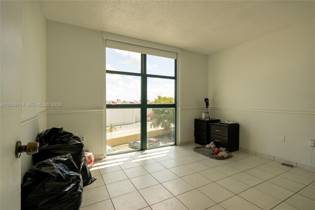2055 SW 122nd Ave, Unit 406, Miami, FL 33175 Photo