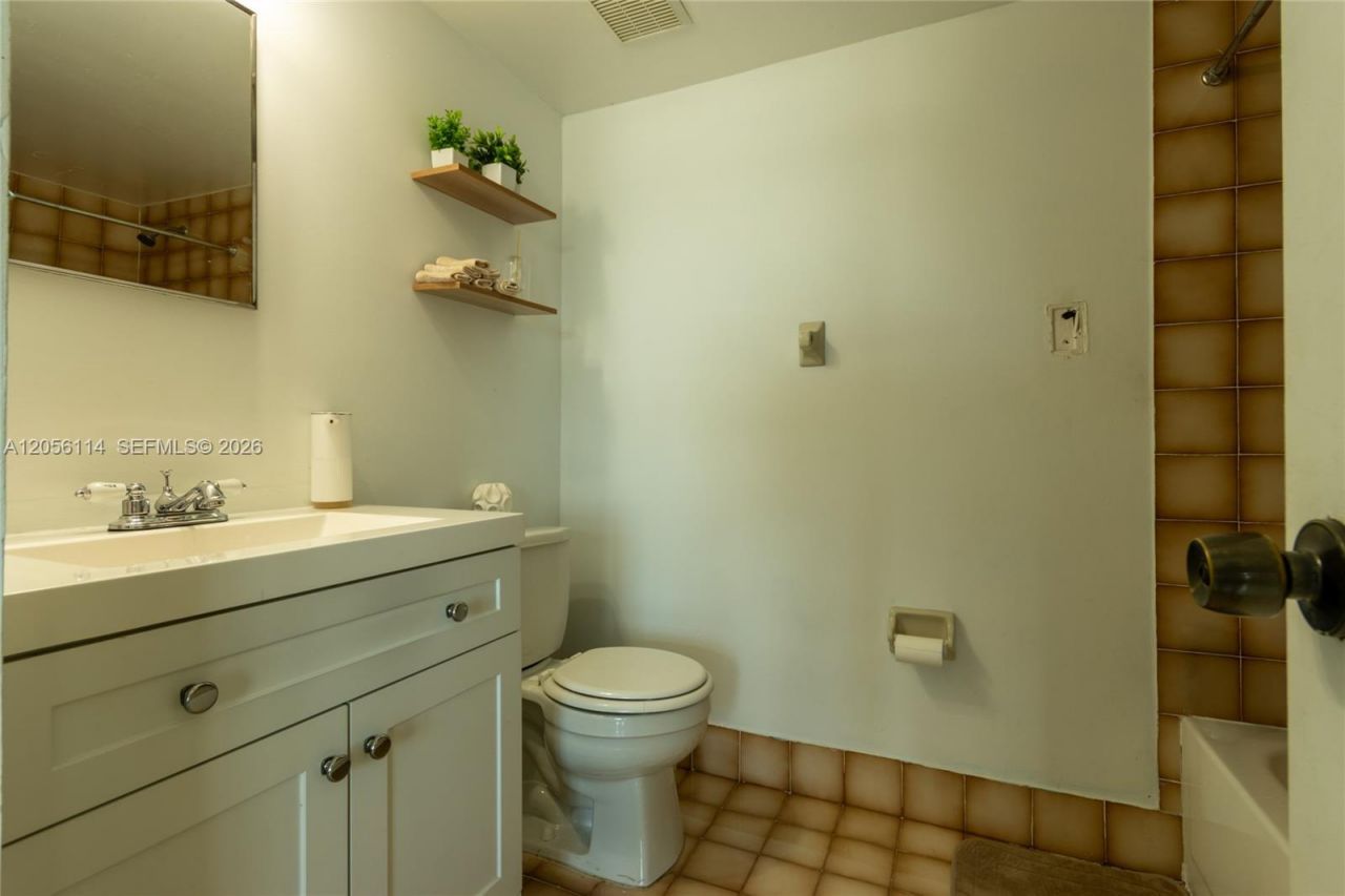 2055 SW 122nd Ave, Unit 406, Miami, FL 33175 Photo
