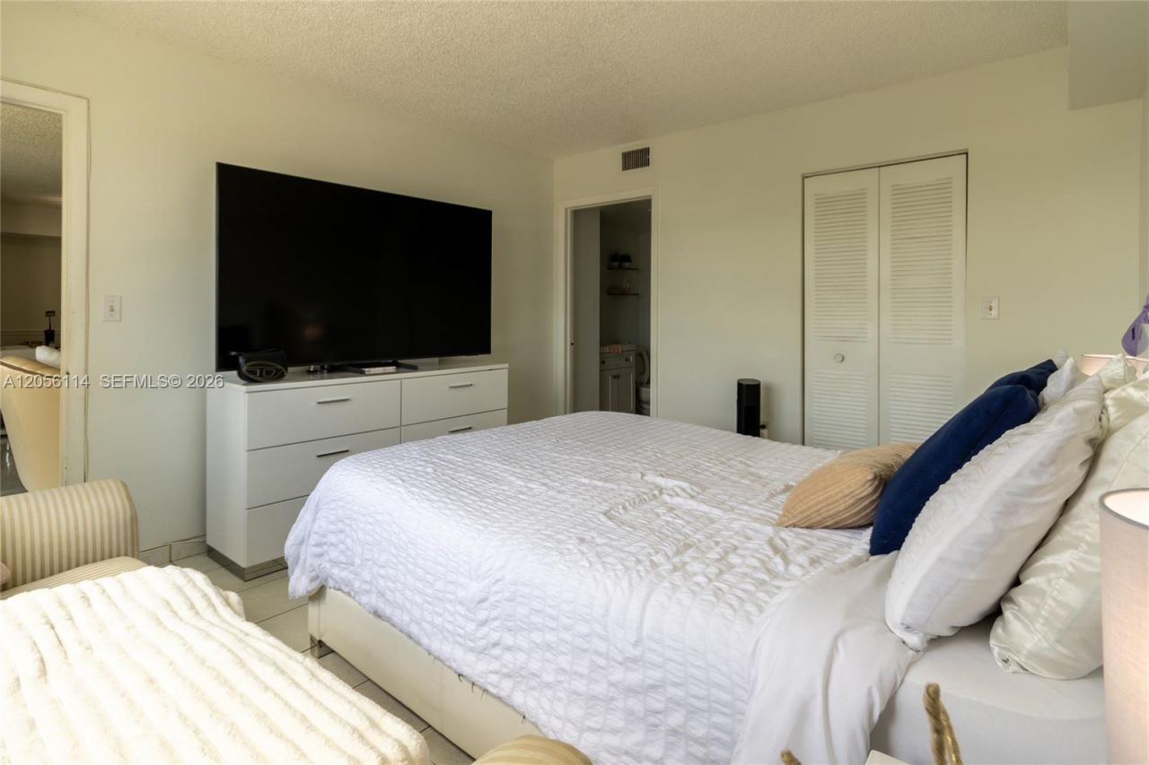 2055 SW 122nd Ave, Unit 406, Miami, FL 33175 Photo