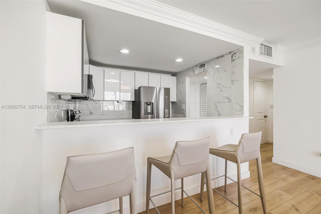 401 Ocean Dr , Unit 602, Miami Beach, FL 33139 Photo
