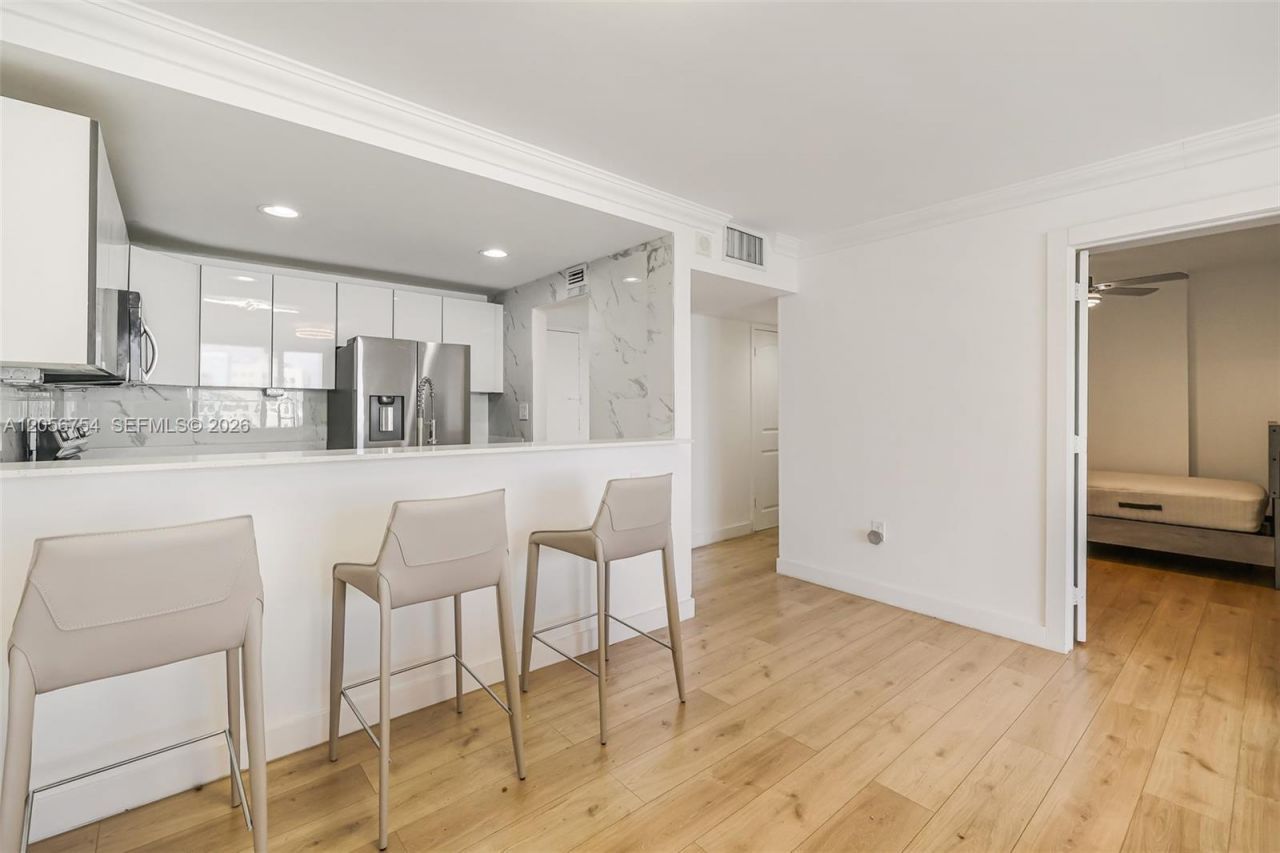 401 Ocean Dr , Unit 602, Miami Beach, FL 33139 Photo