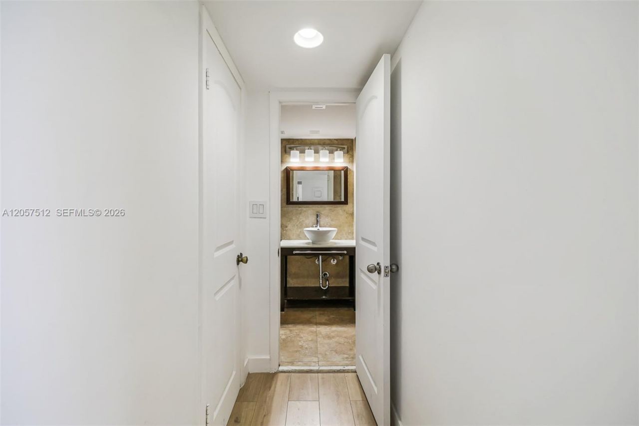 401 Ocean Dr , Unit 602, Miami Beach, FL 33139 Photo