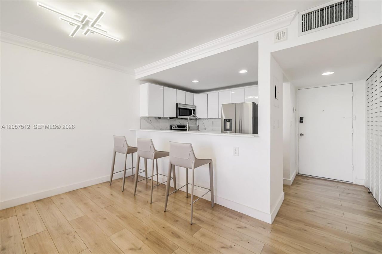401 Ocean Dr , Unit 602, Miami Beach, FL 33139 Photo