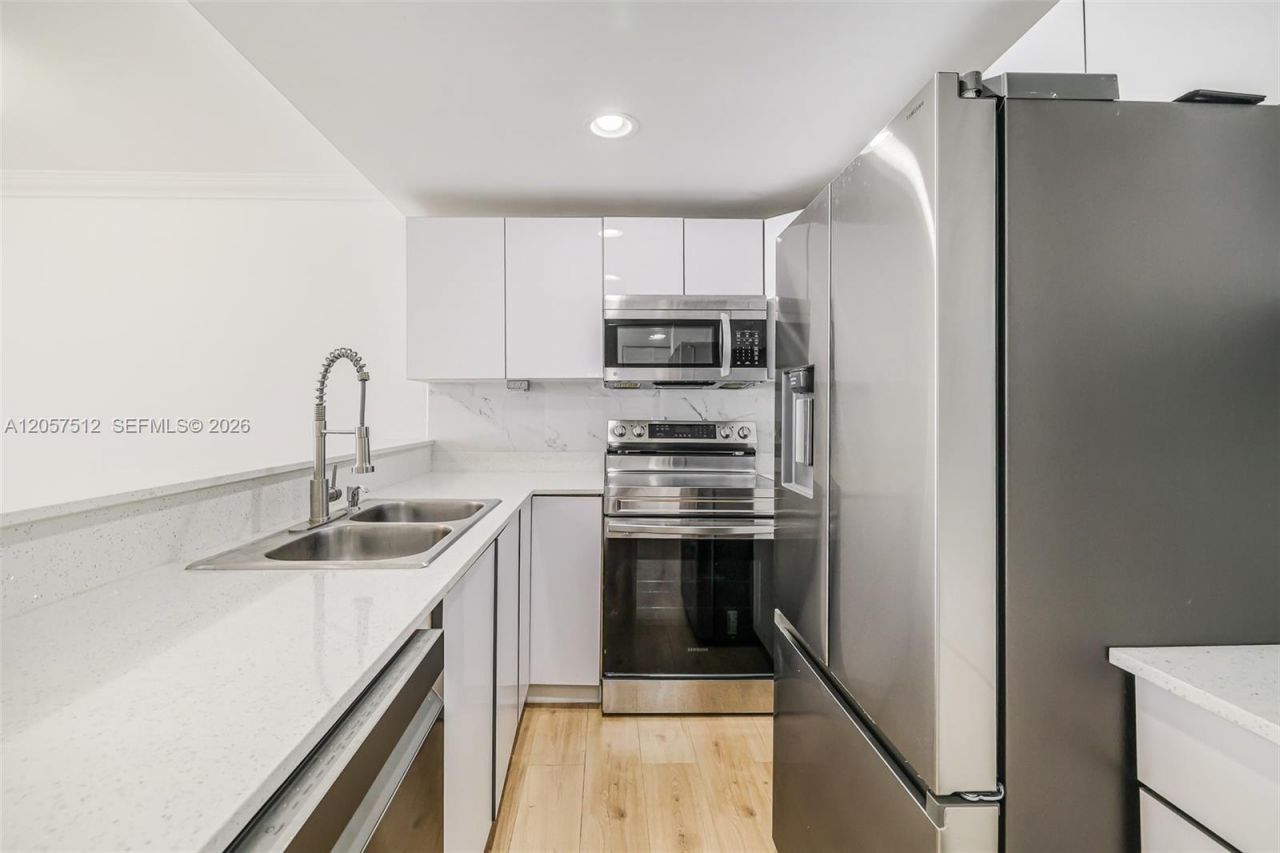 401 Ocean Dr , Unit 602, Miami Beach, FL 33139 Photo