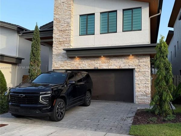 10218 NW 76th Ter , Doral, FL 33178