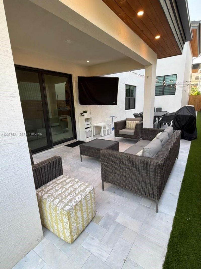 10218 NW 76th Ter , Doral, FL 33178 Photo