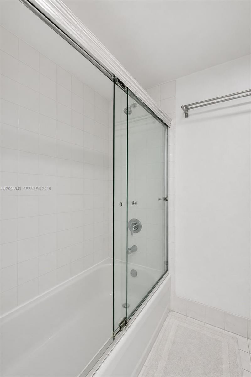 816 NW 11th St , Unit 607, Miami, FL 33136 Photo