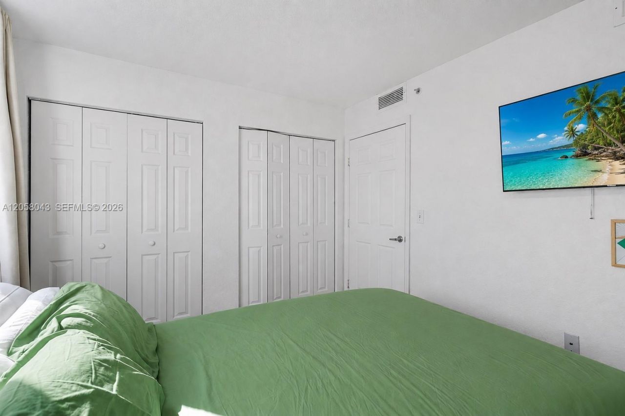 816 NW 11th St , Unit 607, Miami, FL 33136 Photo