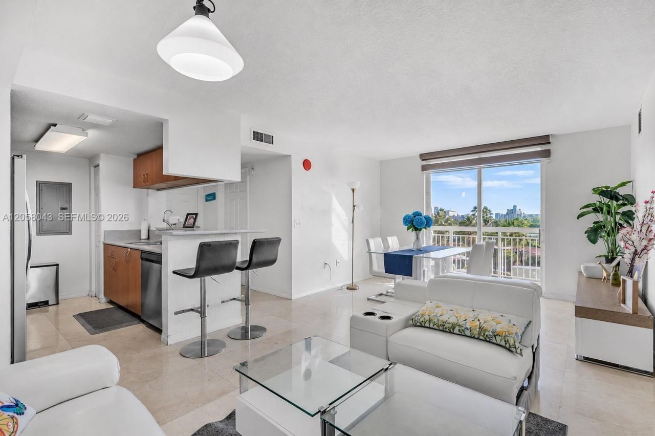 816 NW 11th St , Unit 607, Miami, FL 33136 Photo
