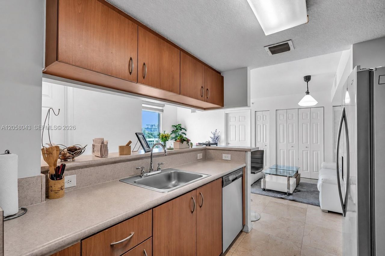 816 NW 11th St , Unit 607, Miami, FL 33136 Photo