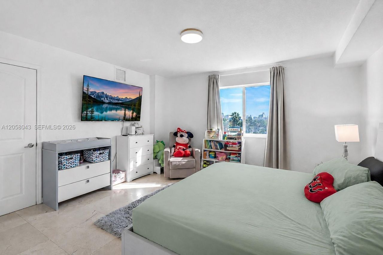 816 NW 11th St , Unit 607, Miami, FL 33136 Photo