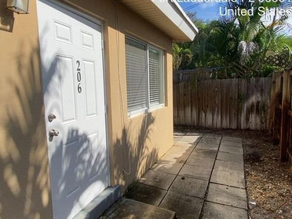 204 NE 10TH Avenue, Unit 206, Fort Lauderdale, FL 33301