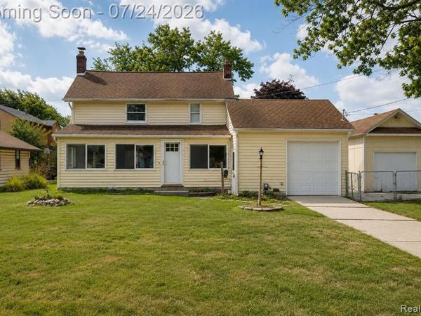 22464 Beach Street , St. Clair Shores, MI 48081