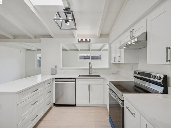 776 Poinciana St , Hayward, CA 94545