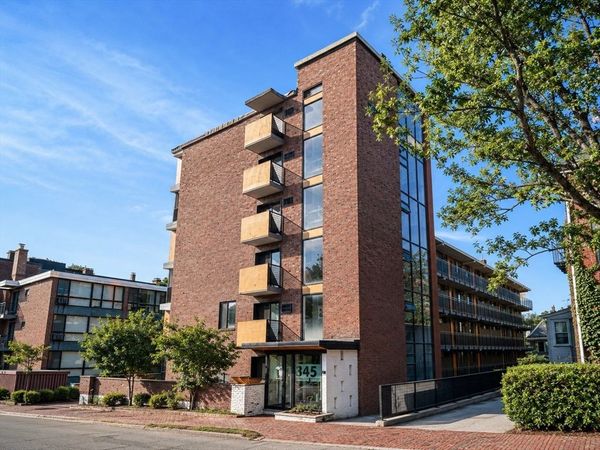 345 Harvard St, Unit 3B, Cambridge, MA 02138