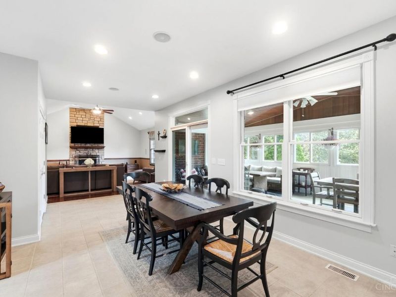 1374 Wexford Lane, Green Township, OH 45233 Photo 18