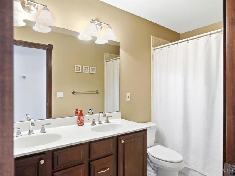 1374 Wexford Lane, Green Township, OH 45233 Photo 36