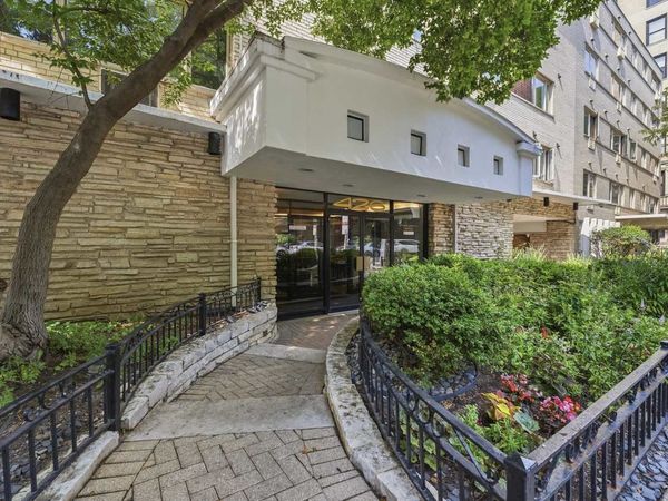 426 W BARRY Avenue, Unit 407, Chicago, IL 60657