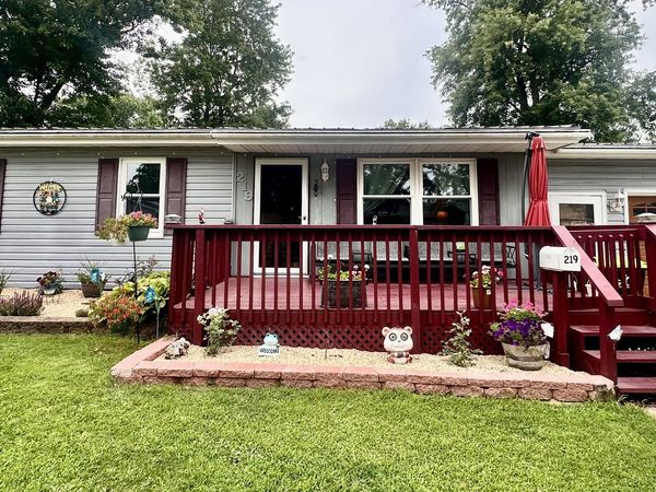 219 Scott Street , Chenoa, IL 61726
