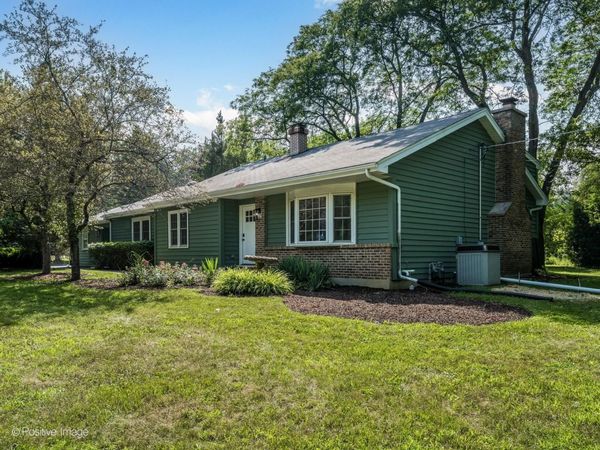 1092 Aberdeen Lane, Mundelein, IL 60060