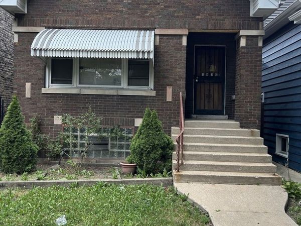 1410 N Laramie Avenue , Chicago, IL 60651