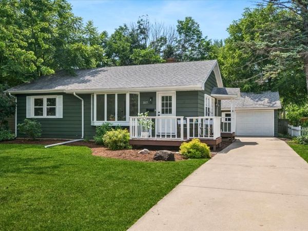 317 S 12th Street , St. Charles, IL 60174