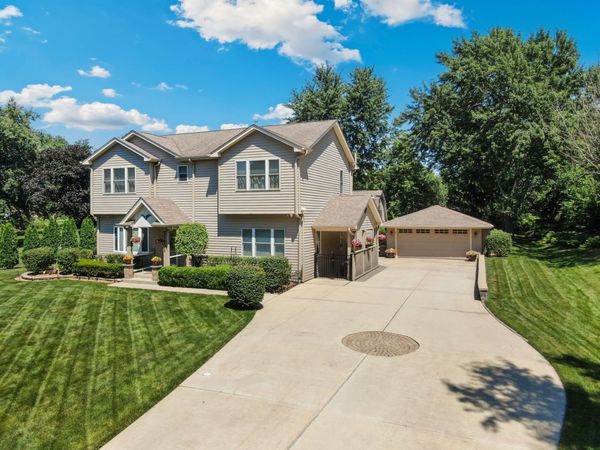 3S631 West Avenue , Warrenville, IL 60555