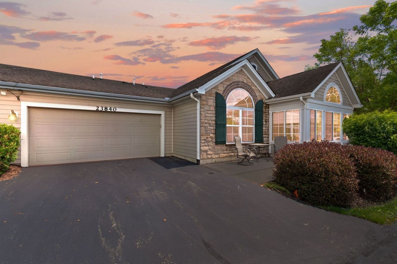 23840 W Dayfield Drive, Plainfield, IL 60586 Main Photo