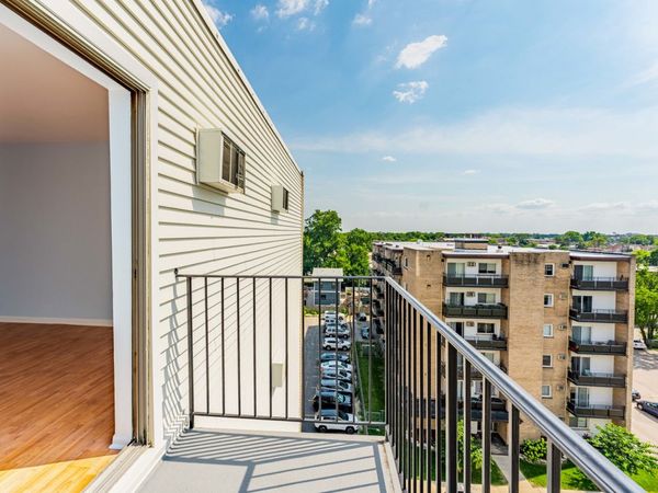 7449 Washington Street, Unit 602, Forest Park, IL 60130