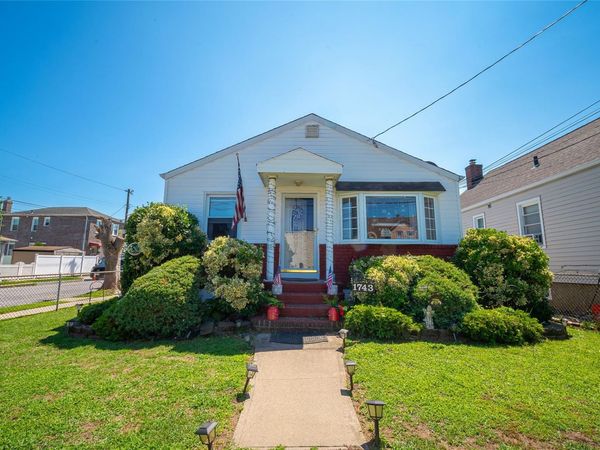 1743 Atherton Avenue , Elmont, NY 11003