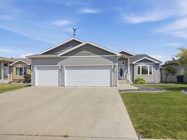 216 30th Avenue E, West Fargo, ND 58078
