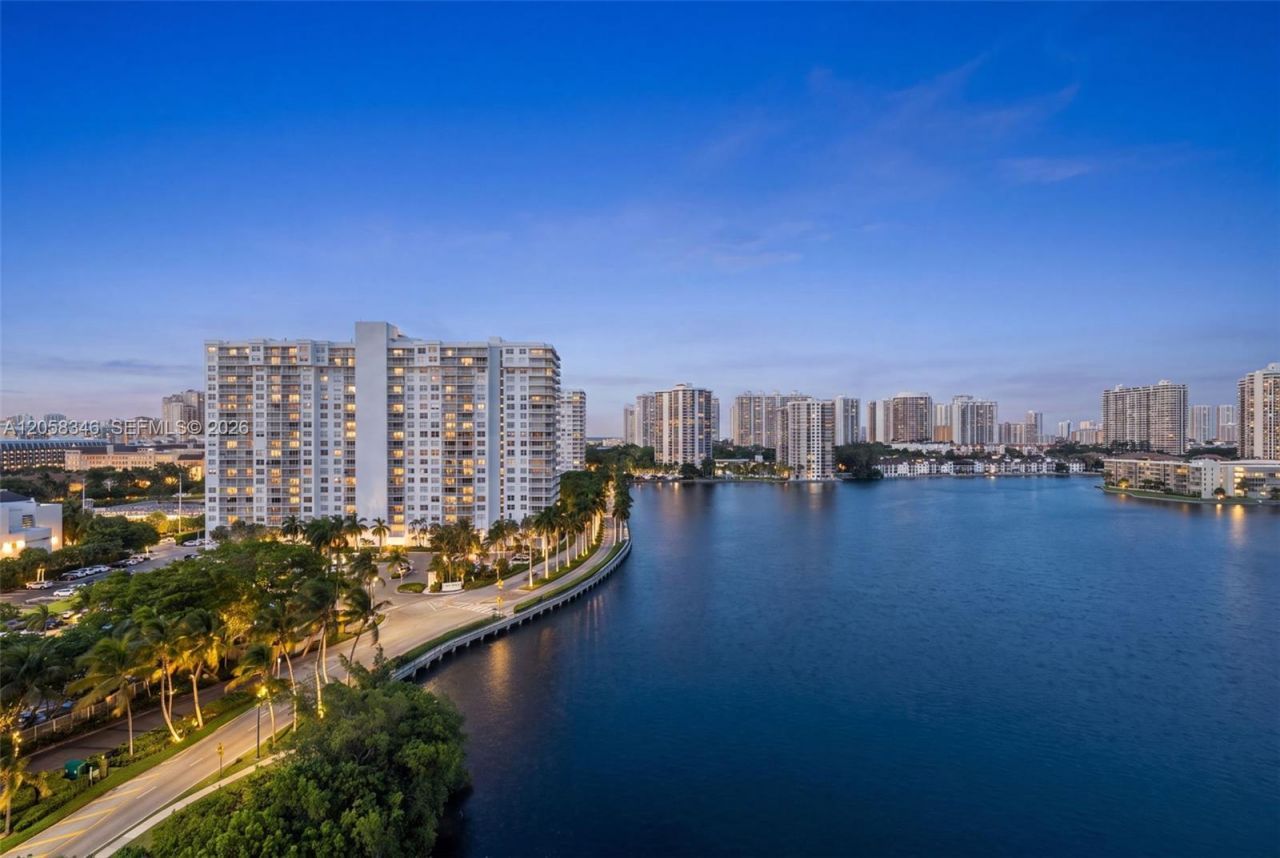 2780 NE 183rd St , Unit 1216, Aventura, FL 33160 Photo