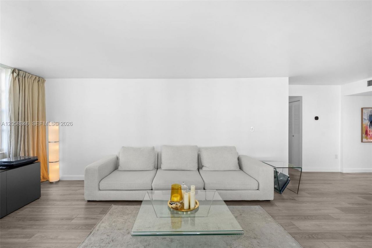 2780 NE 183rd St , Unit 1216, Aventura, FL 33160 Photo