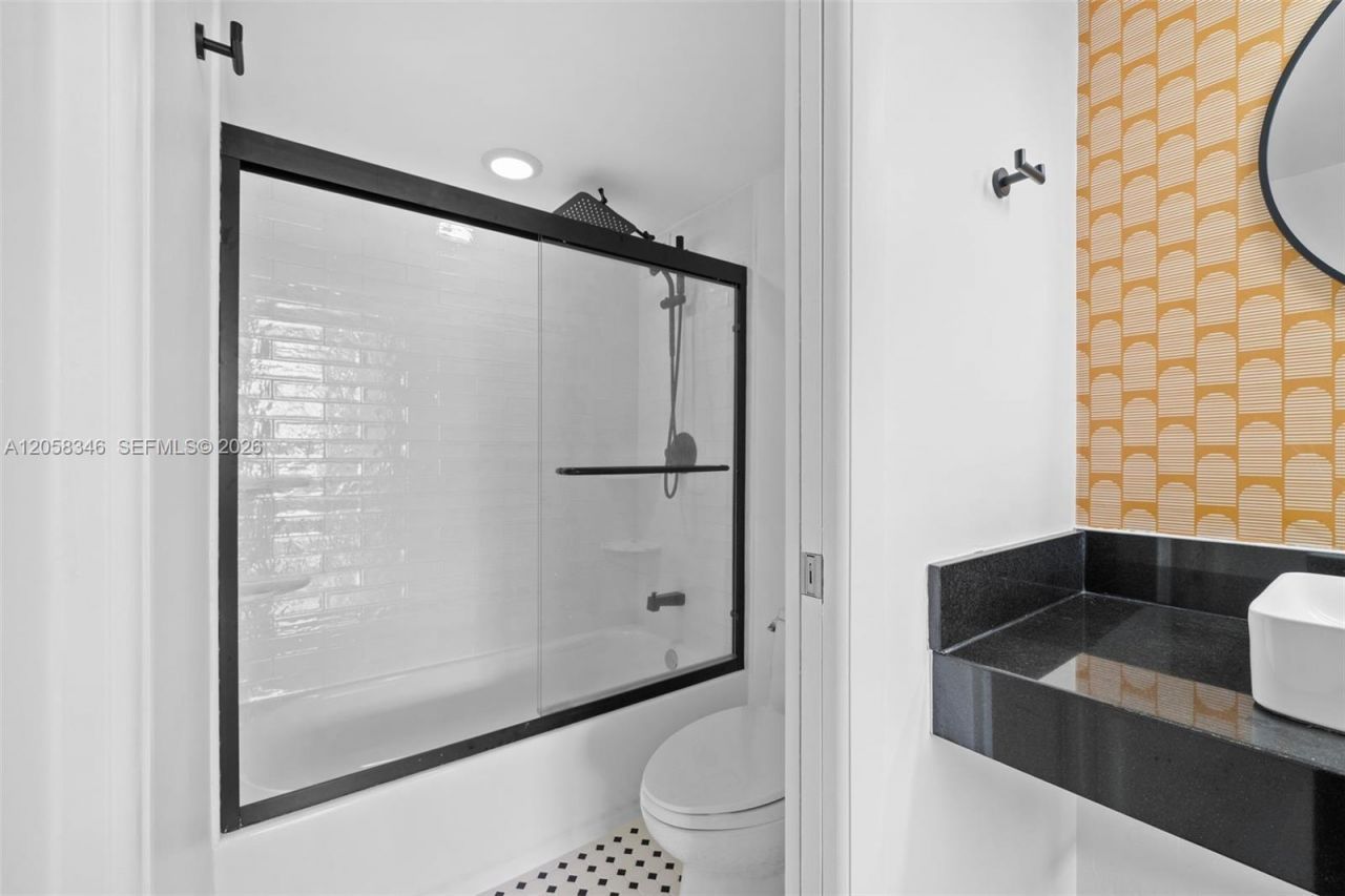 2780 NE 183rd St , Unit 1216, Aventura, FL 33160 Photo