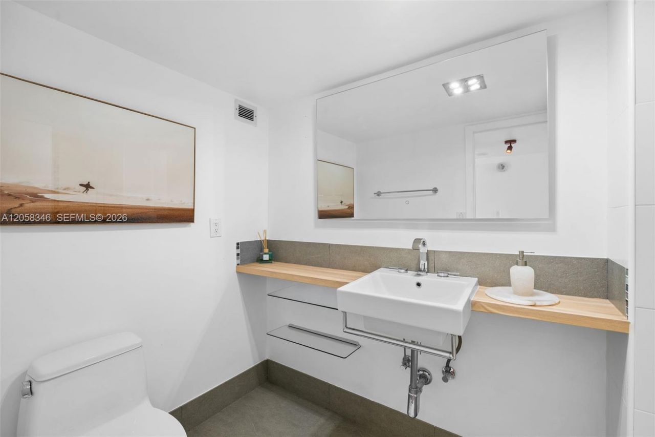 2780 NE 183rd St , Unit 1216, Aventura, FL 33160 Photo