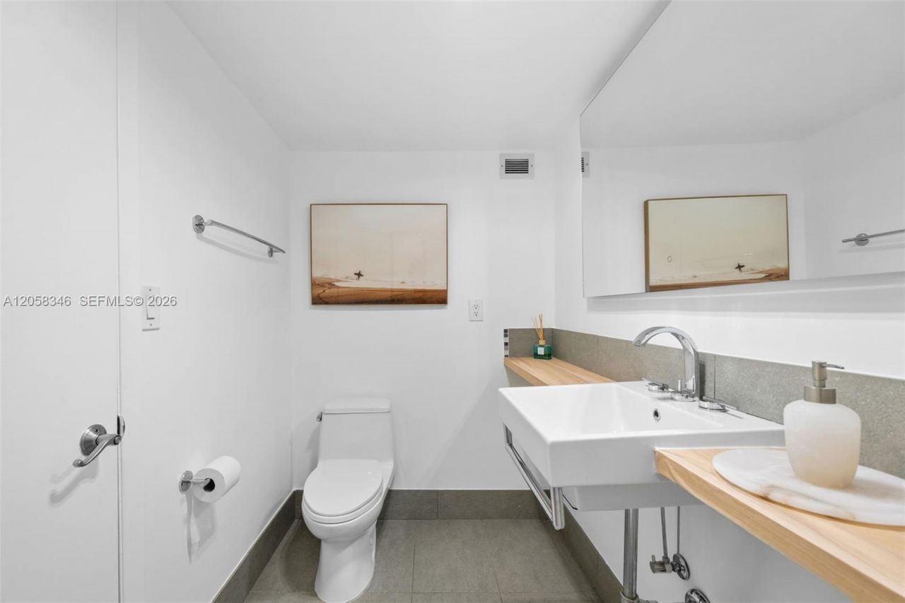 2780 NE 183rd St , Unit 1216, Aventura, FL 33160 Photo