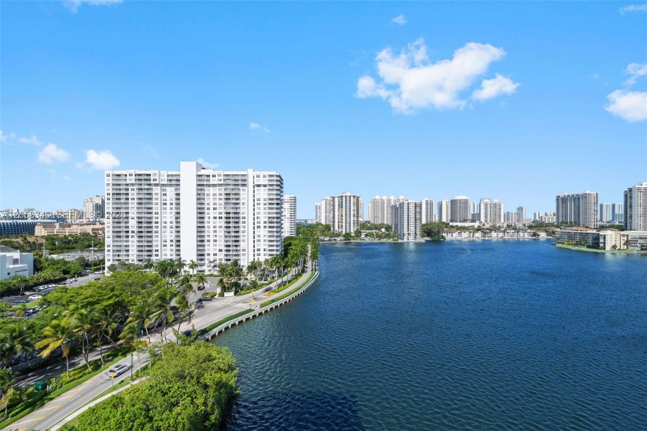 2780 NE 183rd St , Unit 1216, Aventura, FL 33160 Photo