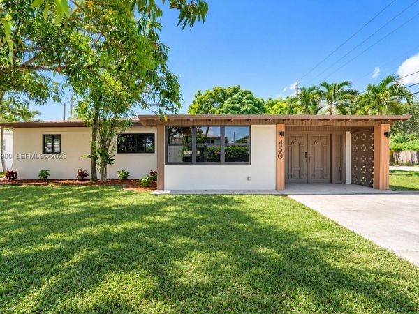 450 NW 140th St, Miami, FL 33168