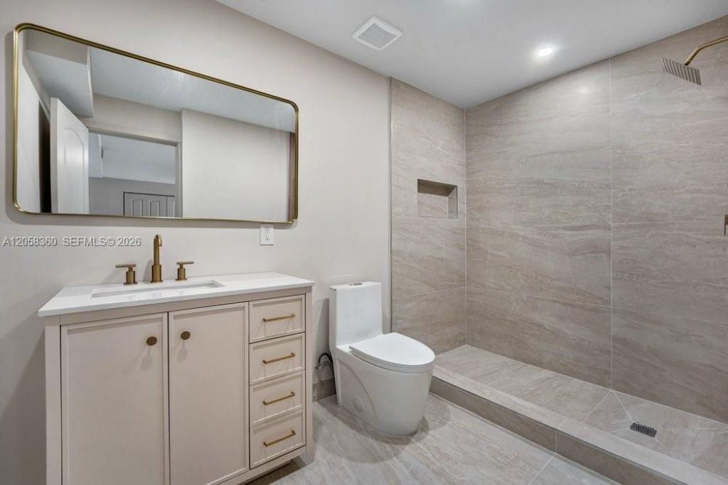 450 NW 140th St, Miami, FL 33168 Photo