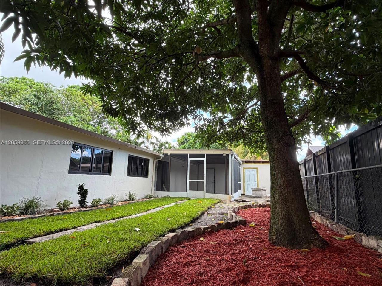 450 NW 140th St, Miami, FL 33168 Photo
