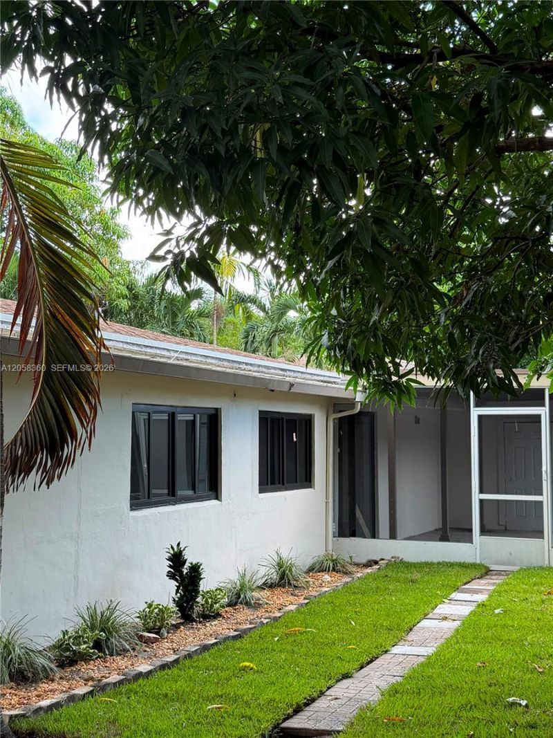 450 NW 140th St, Miami, FL 33168 Photo