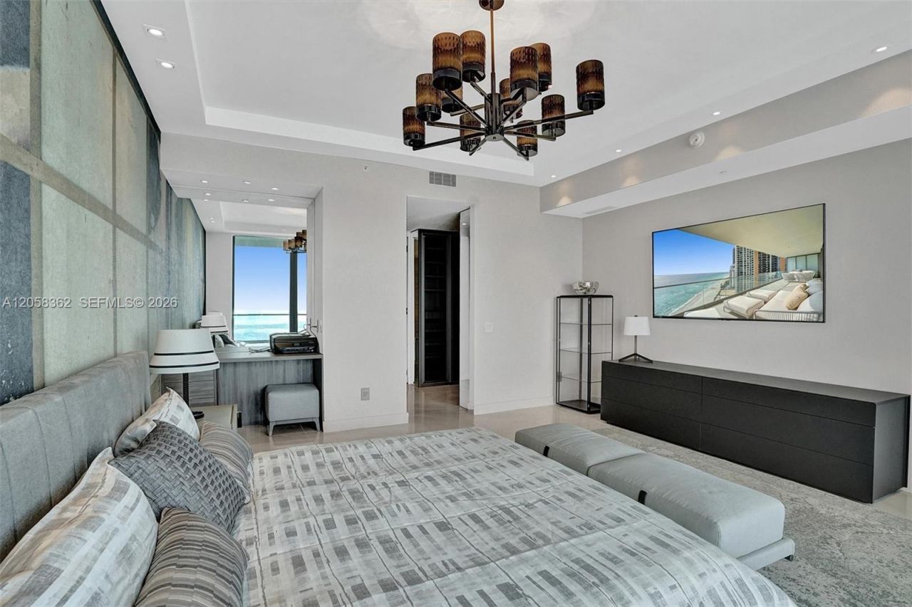 18975 Collins Ave , Unit 2001, Sunny Isles Beach, FL 33160 Photo